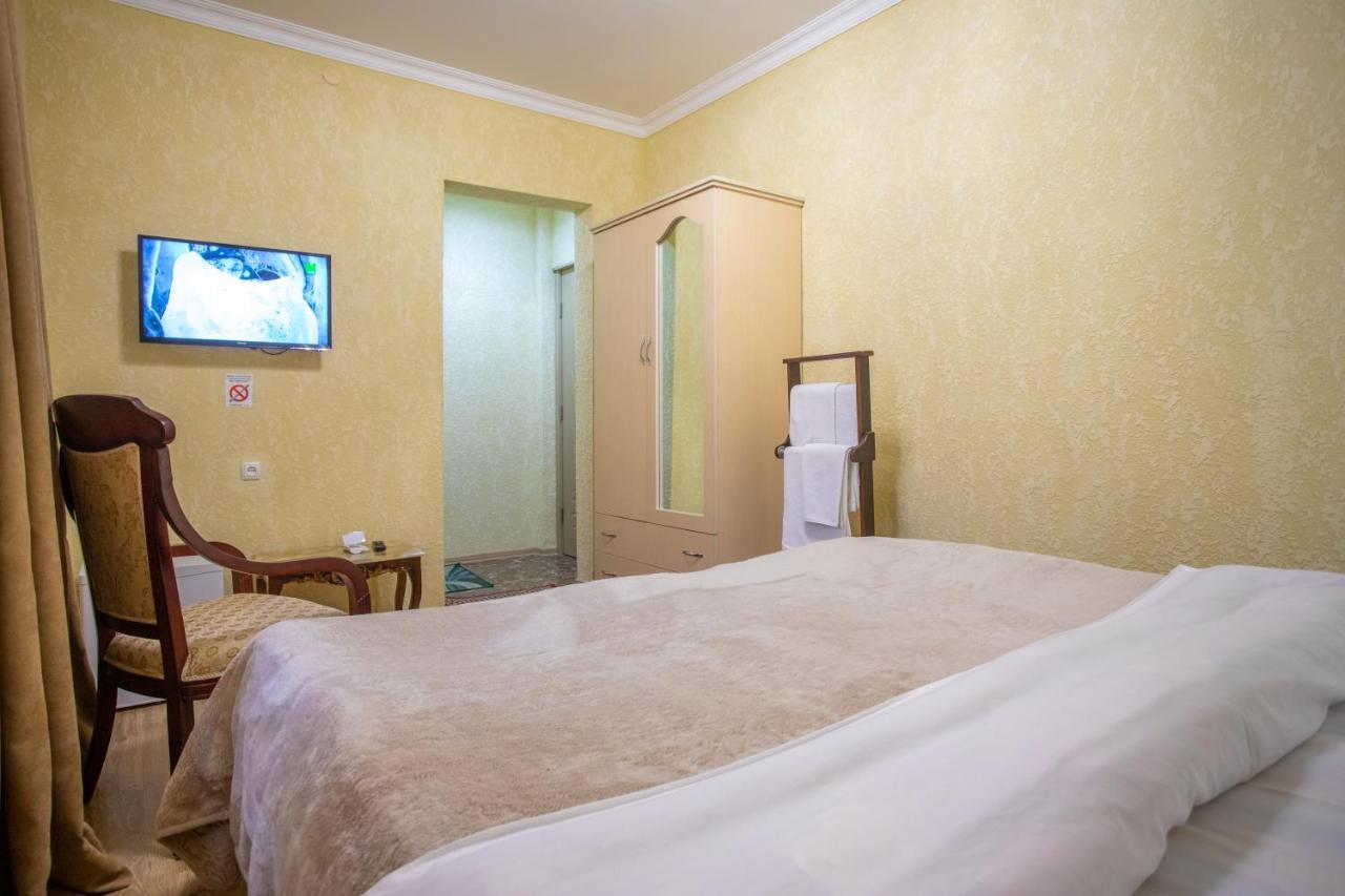 Hotel Vladi Kutaisi Dış mekan fotoğraf